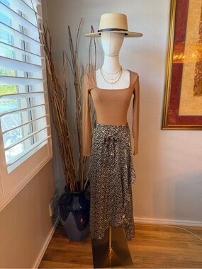 94~ NWT Sadie & Sage Neutral Floral Faux Wrap HiLo Midi Skirt